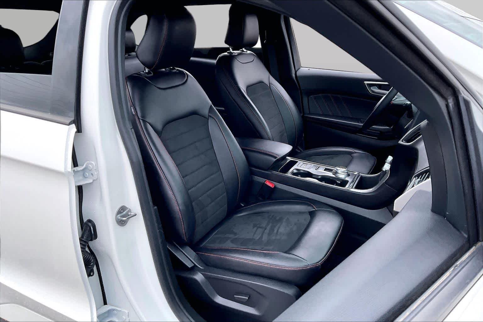 Certified Used 2024 Star White Metallic Tri-Coat Ford ST-Line image 9