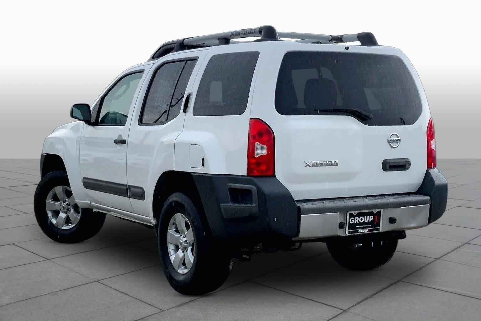 Used 2012 Avalanche Nissan S image 12