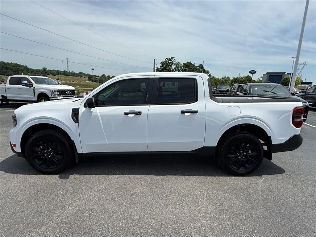 Used 2023 White Ford XLT image 1