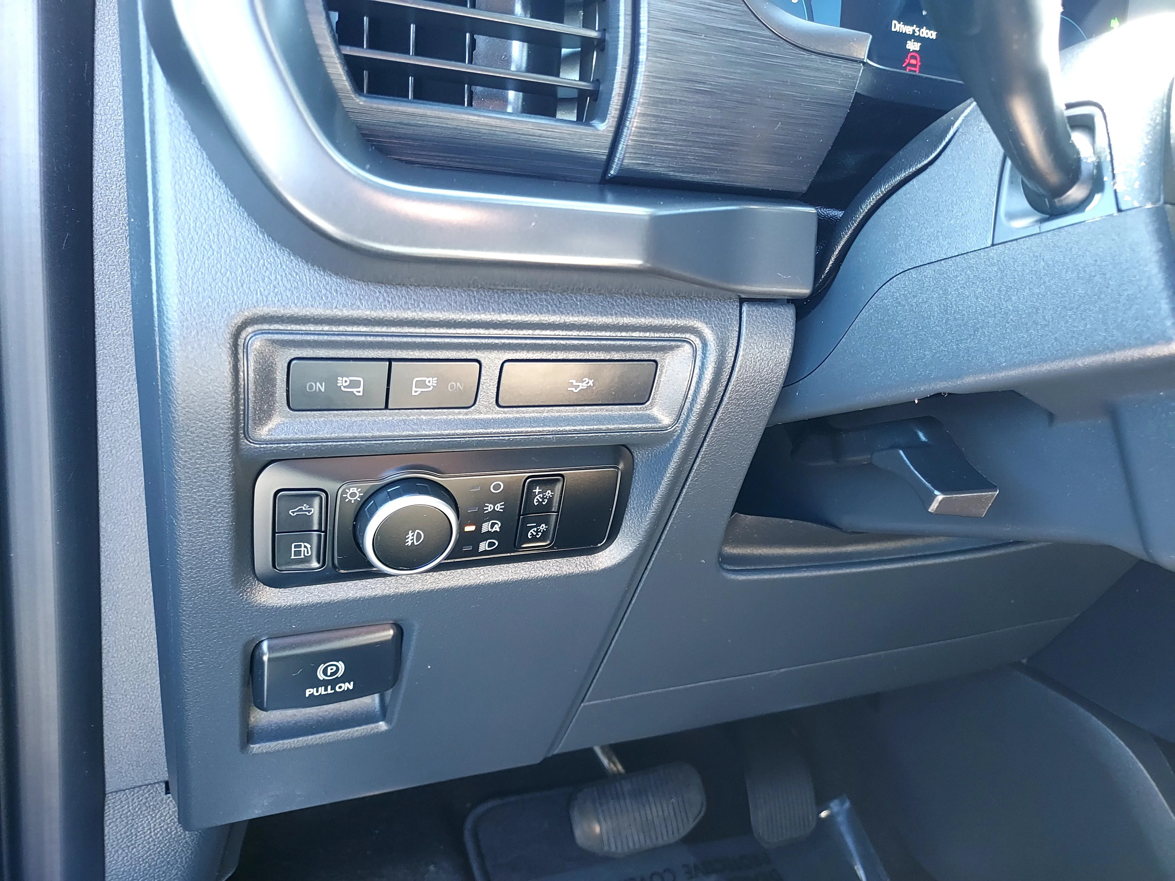 Used 2024 CARBONIZED GRAY Ford XLT image 36