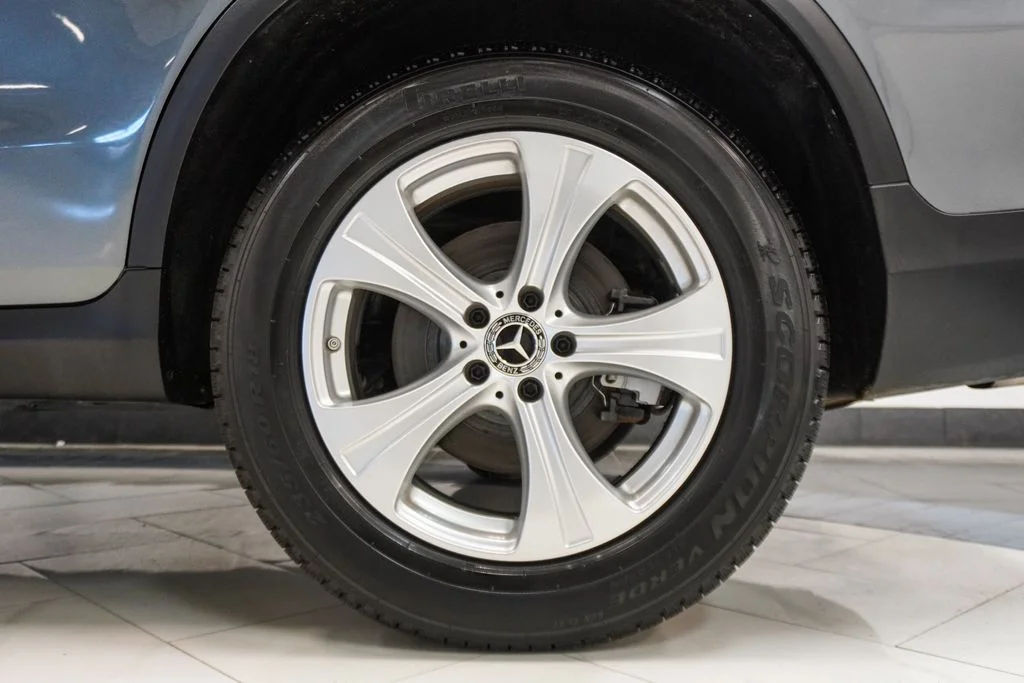 Used 2018 Gray Mercedes-Benz GLC 300 image 36