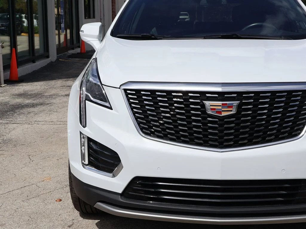 Used 2024 White Cadillac Premium Luxury image 18