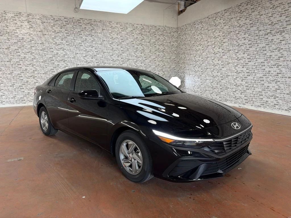 New 2026 Abyss Black Hyundai SE image 1