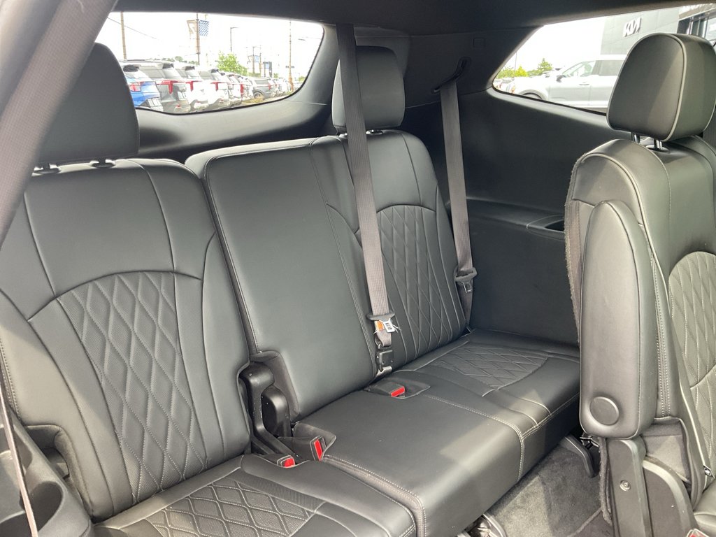Used 2022 Ebony Twilight Metallic Buick Avenir image 16