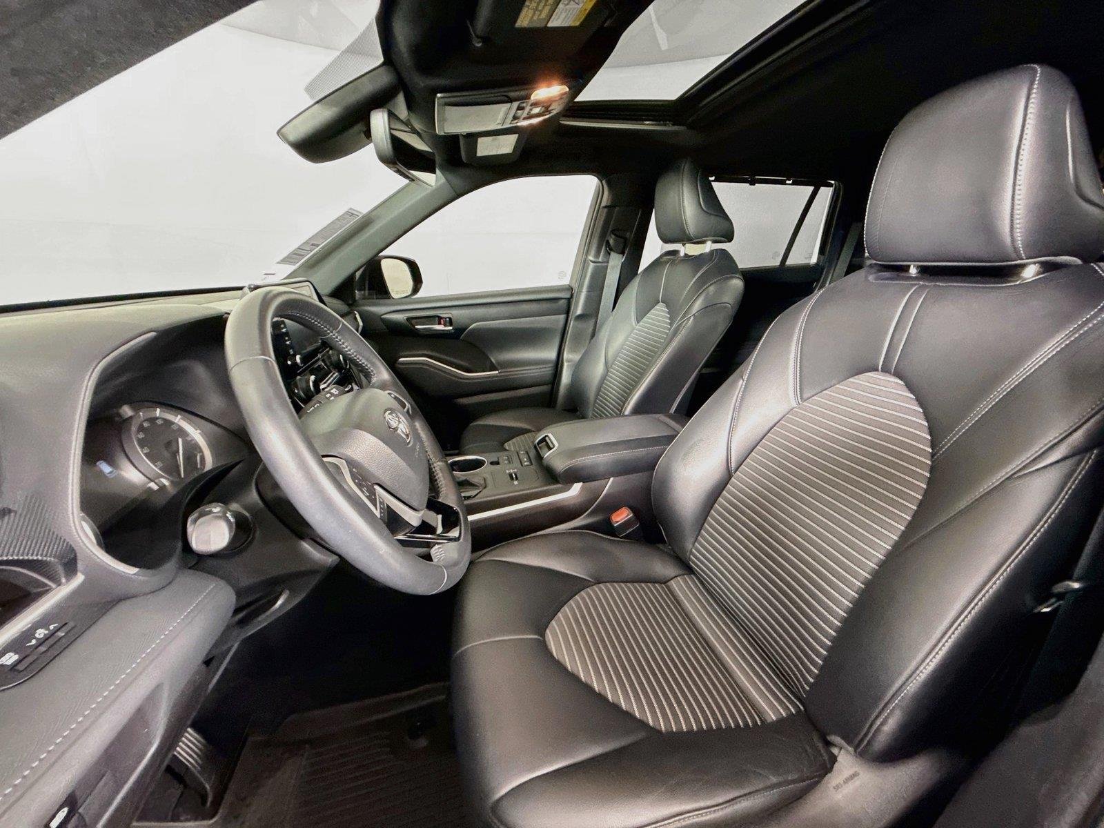 Used 2022 Midnight Black Metallic Toyota XSE image 3