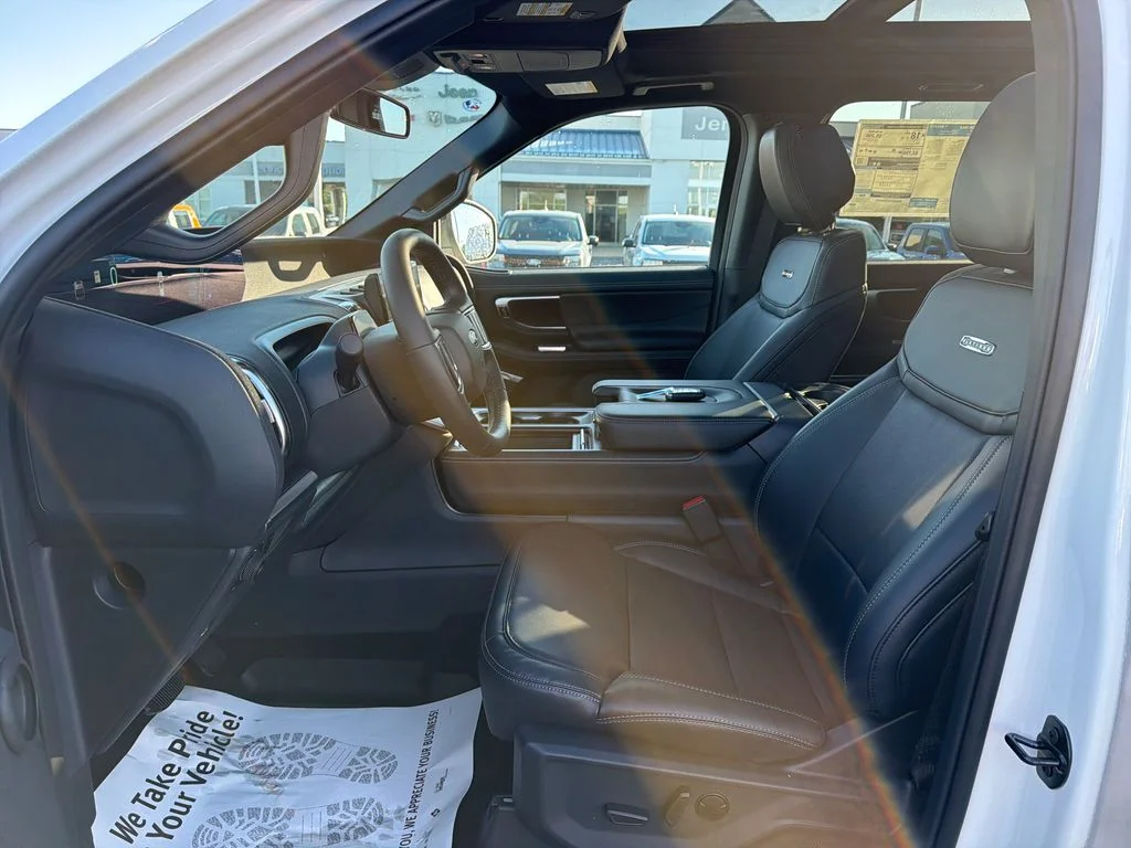 New 2026 White Ford Platinum image 9