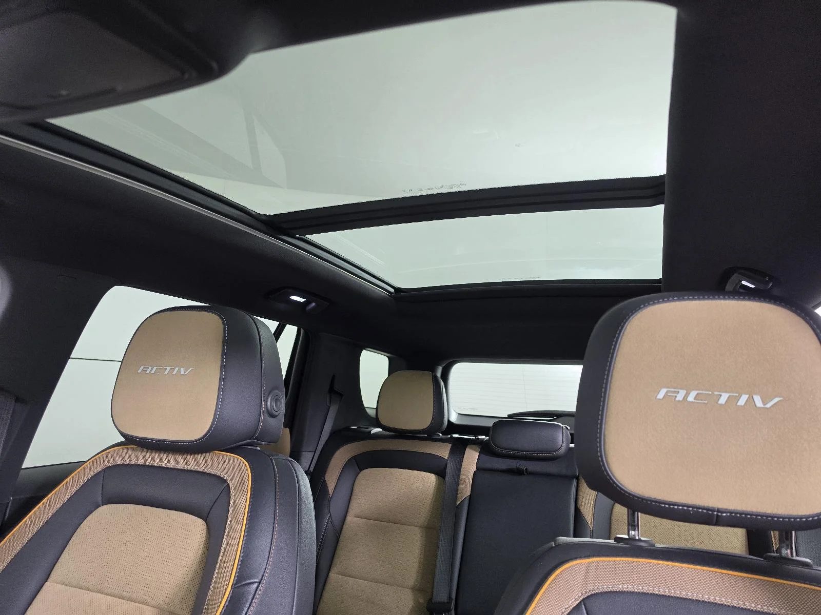 Used 2025 Cacti Green Chevrolet AWD ACTIV image 4