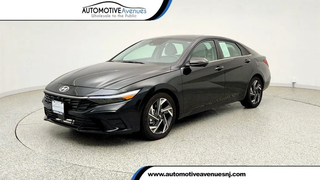 2024 Hyundai Elantra 2.0 Limited IVT's photo