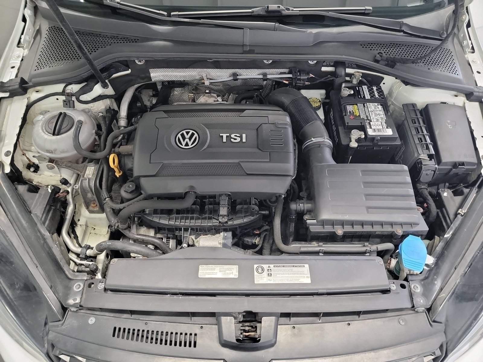 Used 2017 Pure White Volkswagen SEL image 24