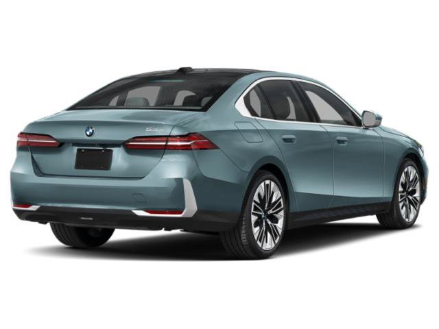 New 2027 Cape York Green Metallic BMW 530i image 2