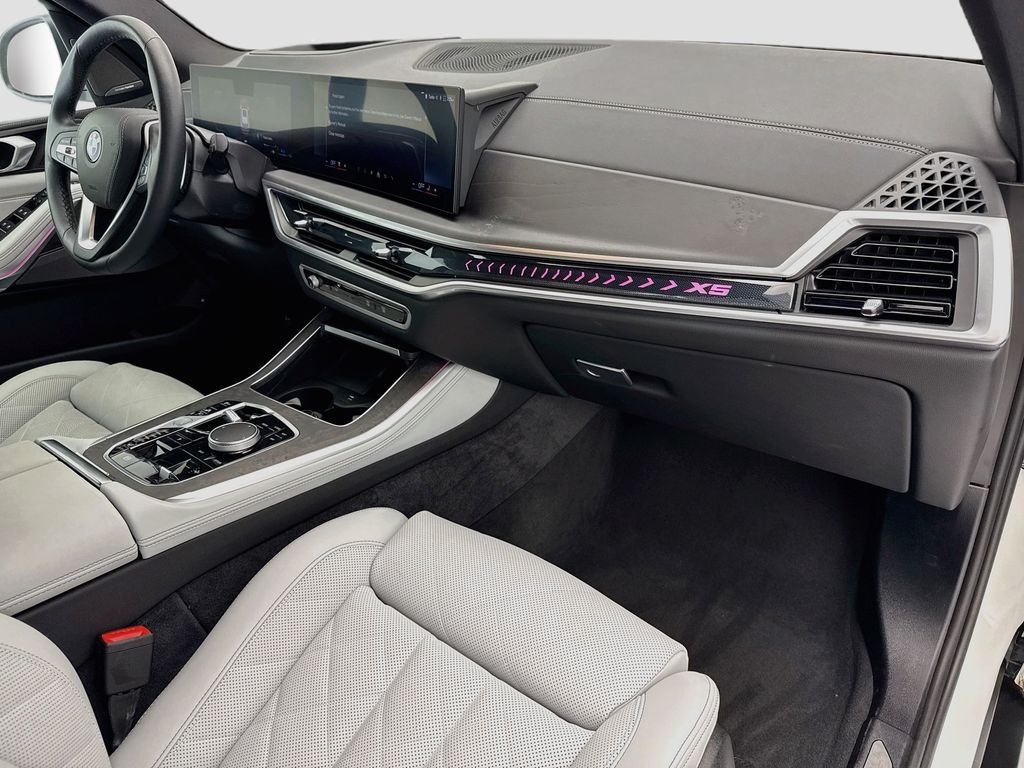 2026 BMW X5 50e - Photo 16