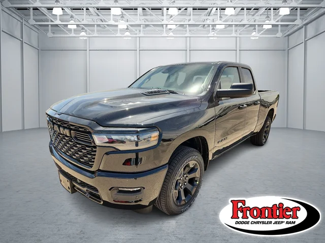 2026 Ram 1500 EXPRESS QUAD CAB 4X4 6'4 BOX