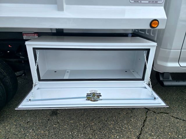 New 2026 Bright White Clear-Coat Exterior Paint RAM Tradesman image 25