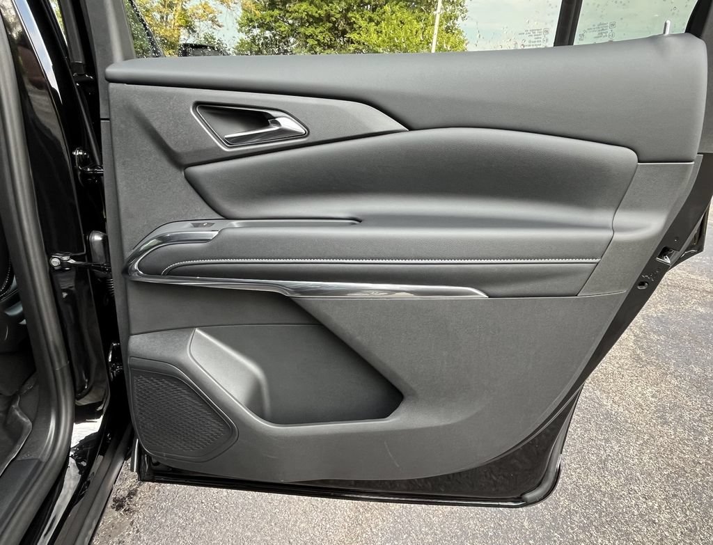 2027 Chevrolet Traverse LT - Photo 16