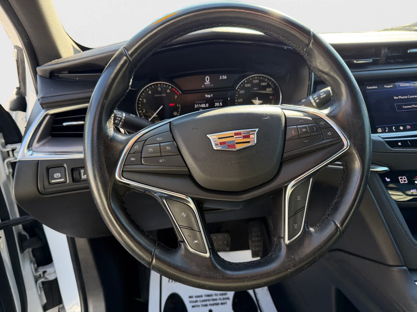Used 2020 Crystal White Tricoat Cadillac Luxury FWD image 17