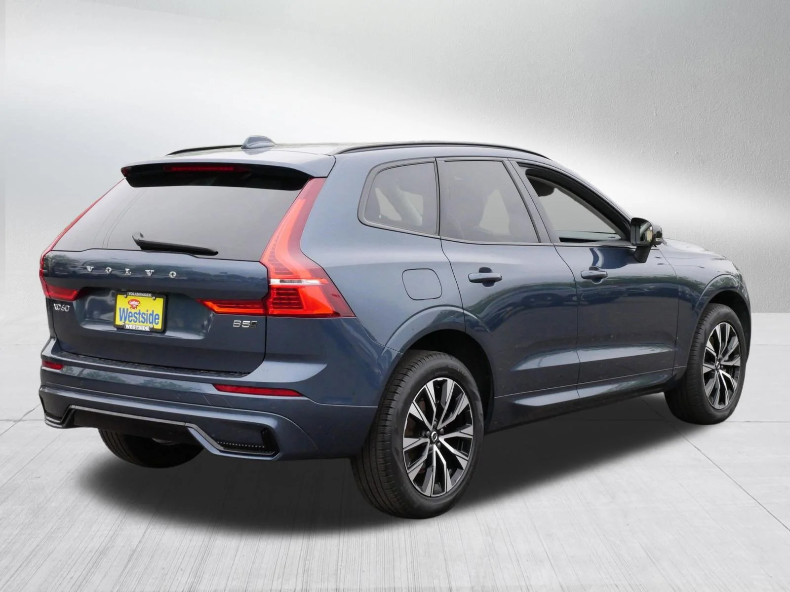Used 2025 Denim Blue Metallic Volvo Core image 7
