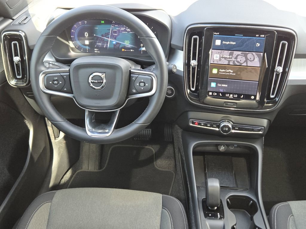 Used 2024  Volvo Core Bright Theme image 23
