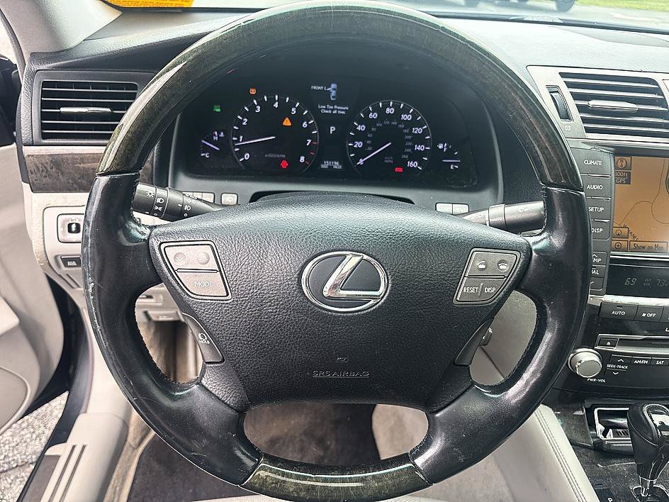 Used 2011 Smoky Granite Mica Lexus 460 image 17