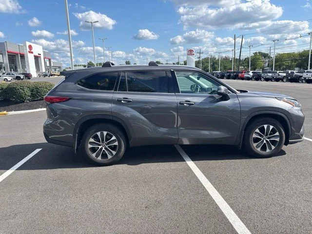 Used 2021 Gray Toyota XLE image 8