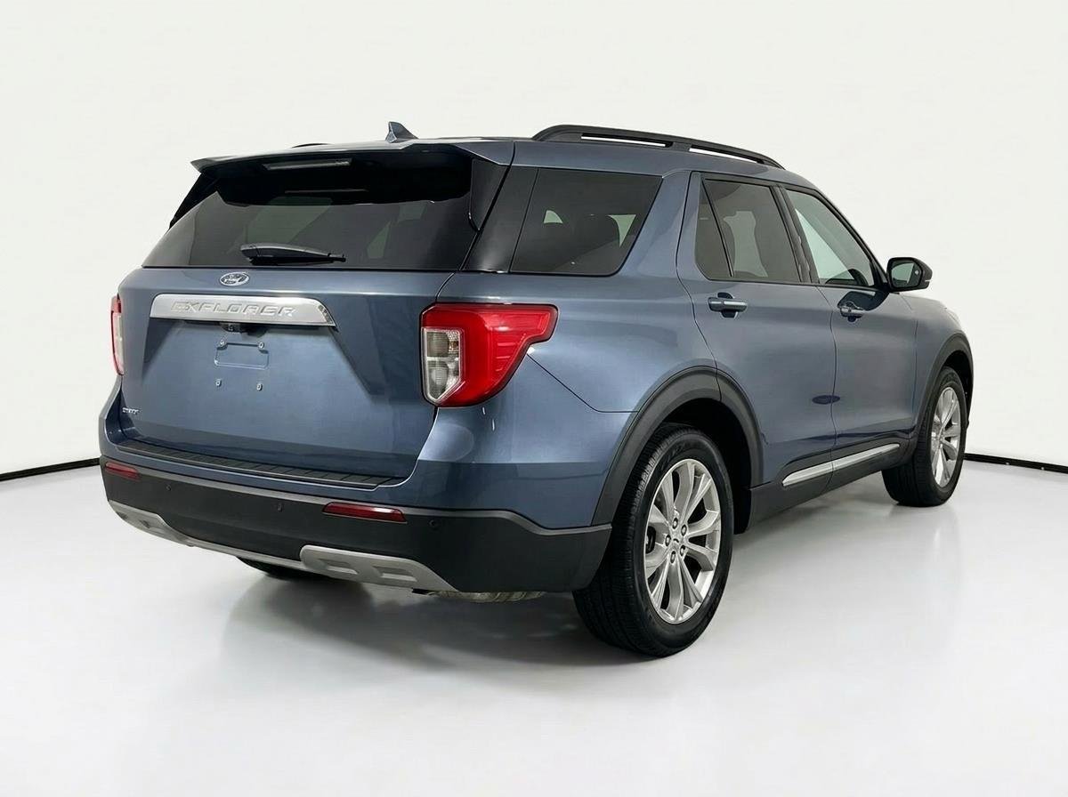 Used 2021 Infinite Blue Metallic Tinted Clearcoat Ford XLT image 7