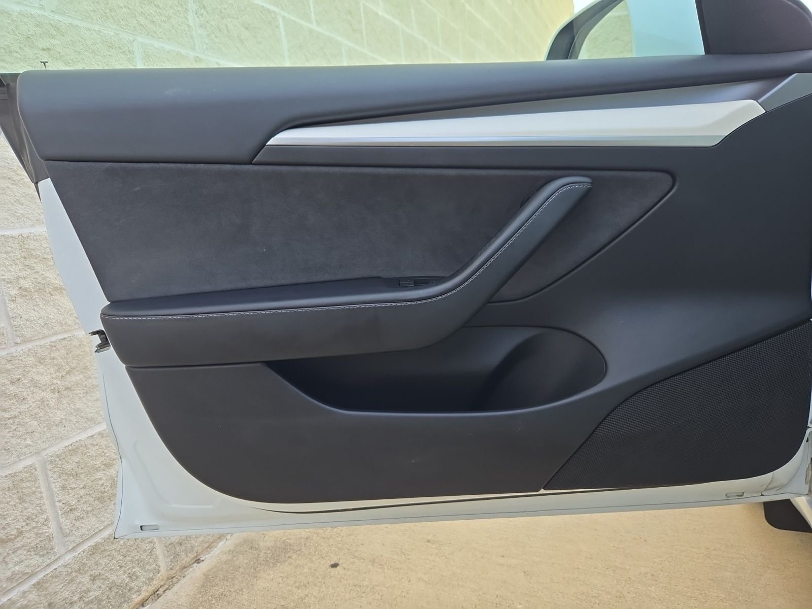 Used 2023 White Tesla Base image 12