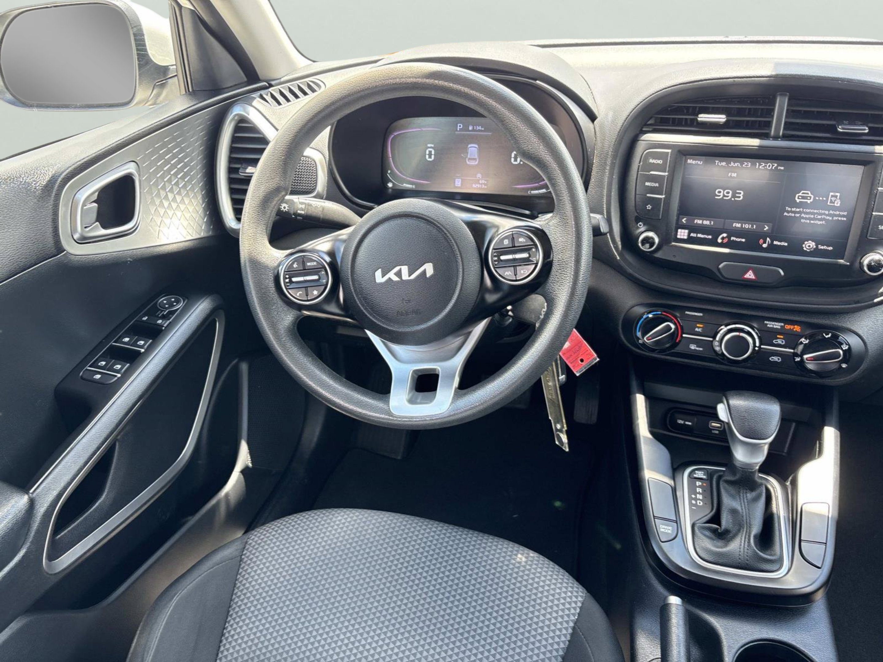 Used 2023 Snow White Pearl Kia LX image 10