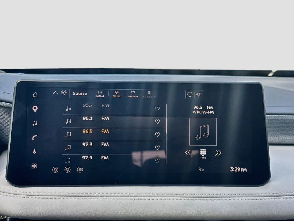 New 2027 RADIANT WHITE INFINITI Luxe FWD image 15