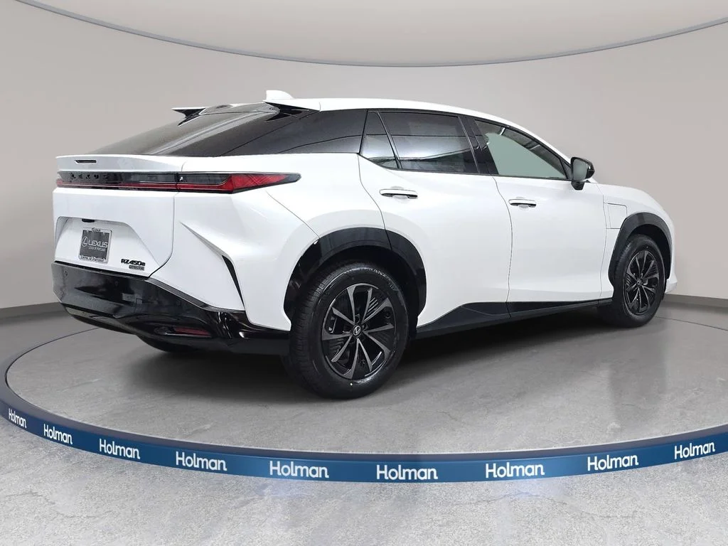 New 2026 White Lexus  image 5