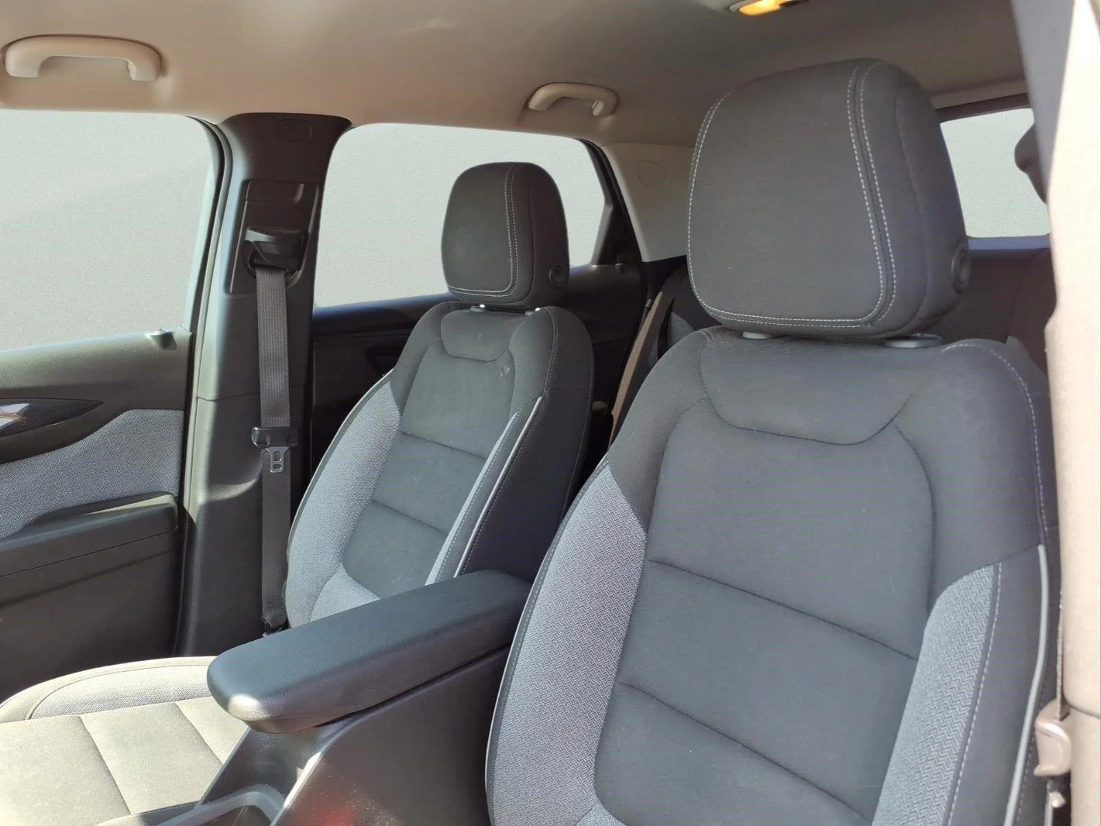 Used 2024 Summit White Chevrolet LT image 18