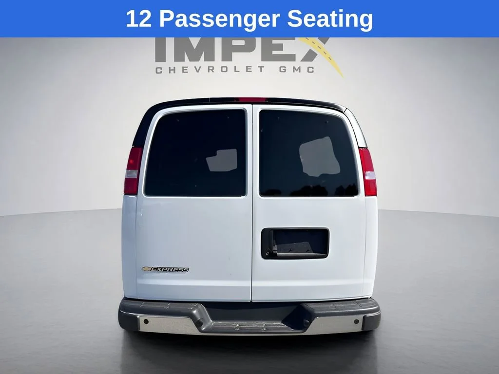 Used 2025 Summit White Chevrolet 1LT image 6