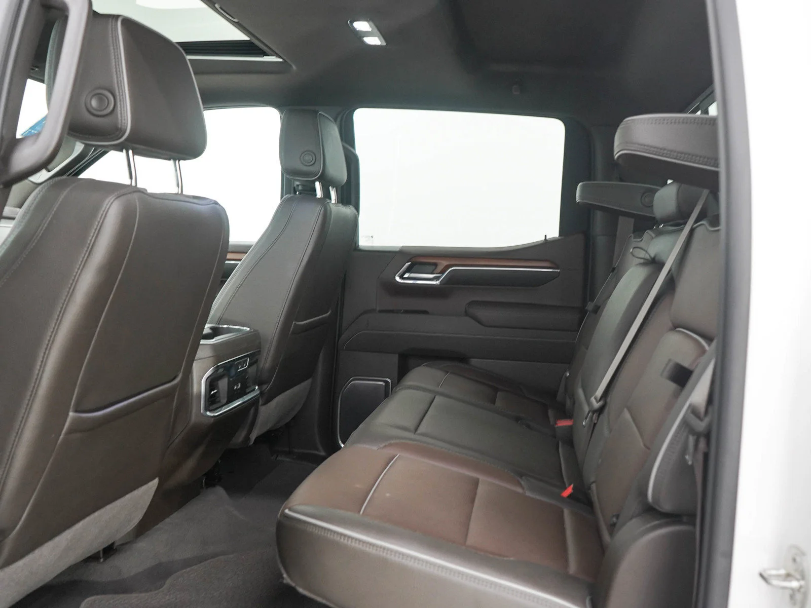 Used 2023 White Frost GMC Denali image 14