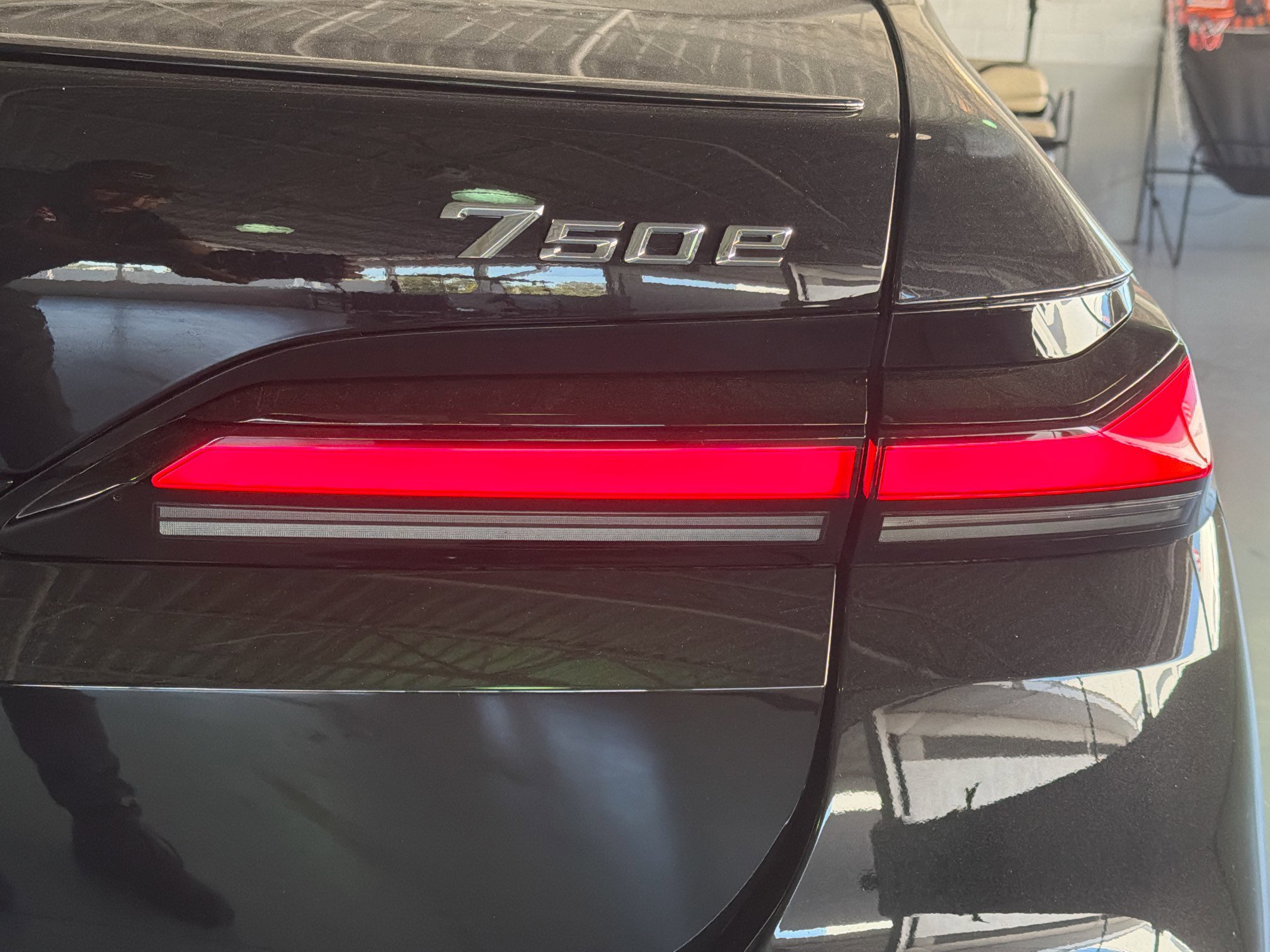 2026 BMW 7 Series 750e - Photo 10