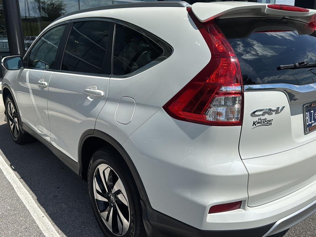 Used 2015 White Diamond Pearl Honda Touring image 7