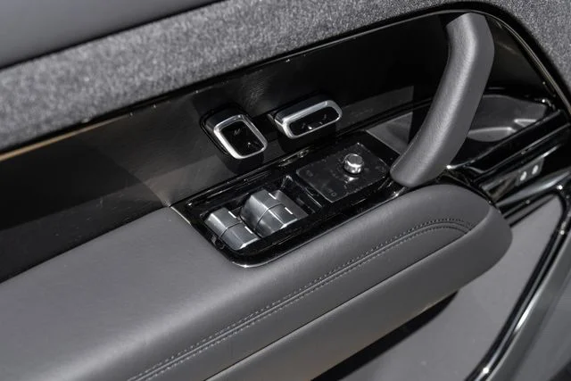 New 2026  Land Rover Dynamic SE image 52