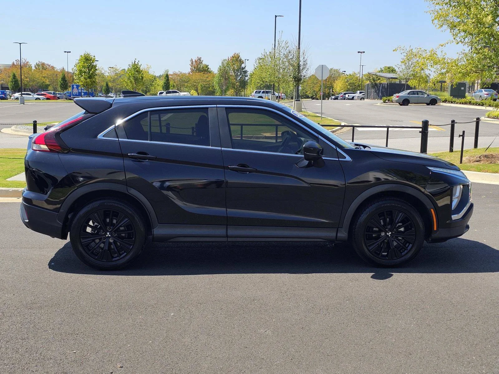 Used 2022 Black Mitsubishi LE image 9