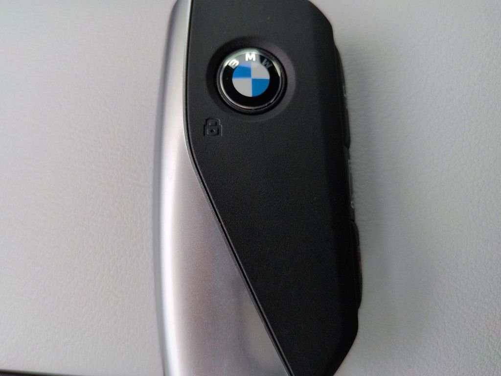 New 2026 Alpine White BMW xDrive50e image 30
