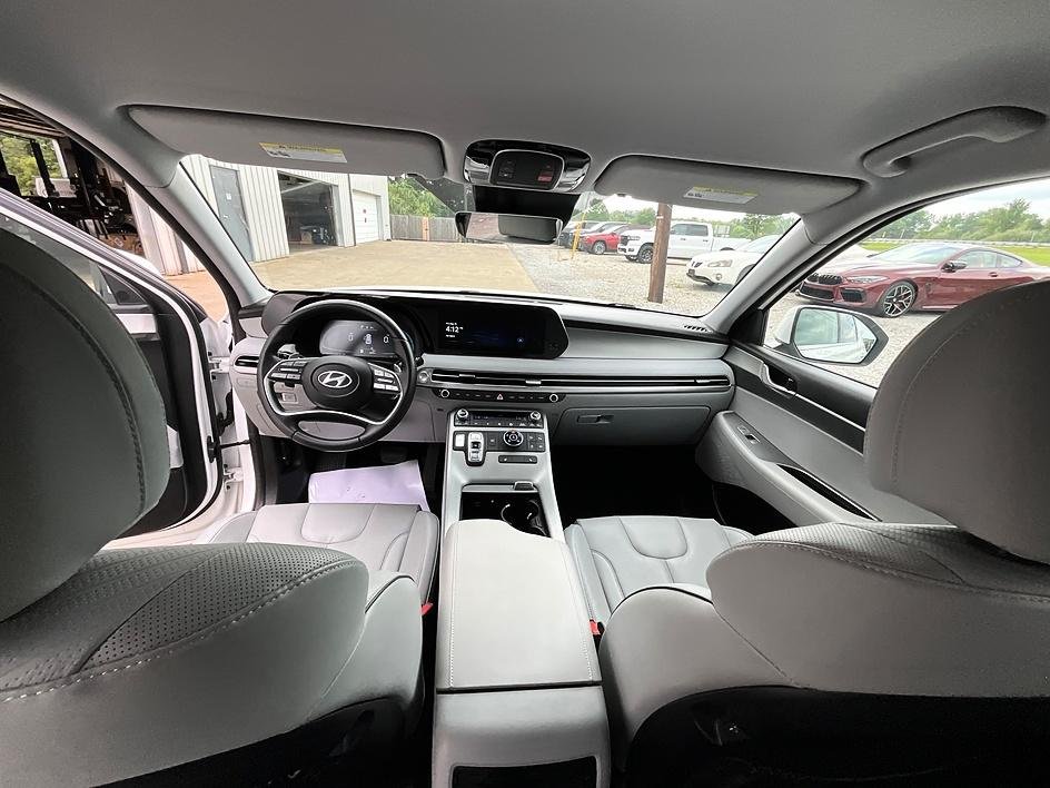 Used 2023 White Hyundai SEL image 35