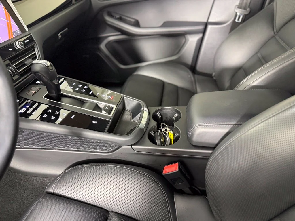 Certified Used 2022  Porsche  image 23