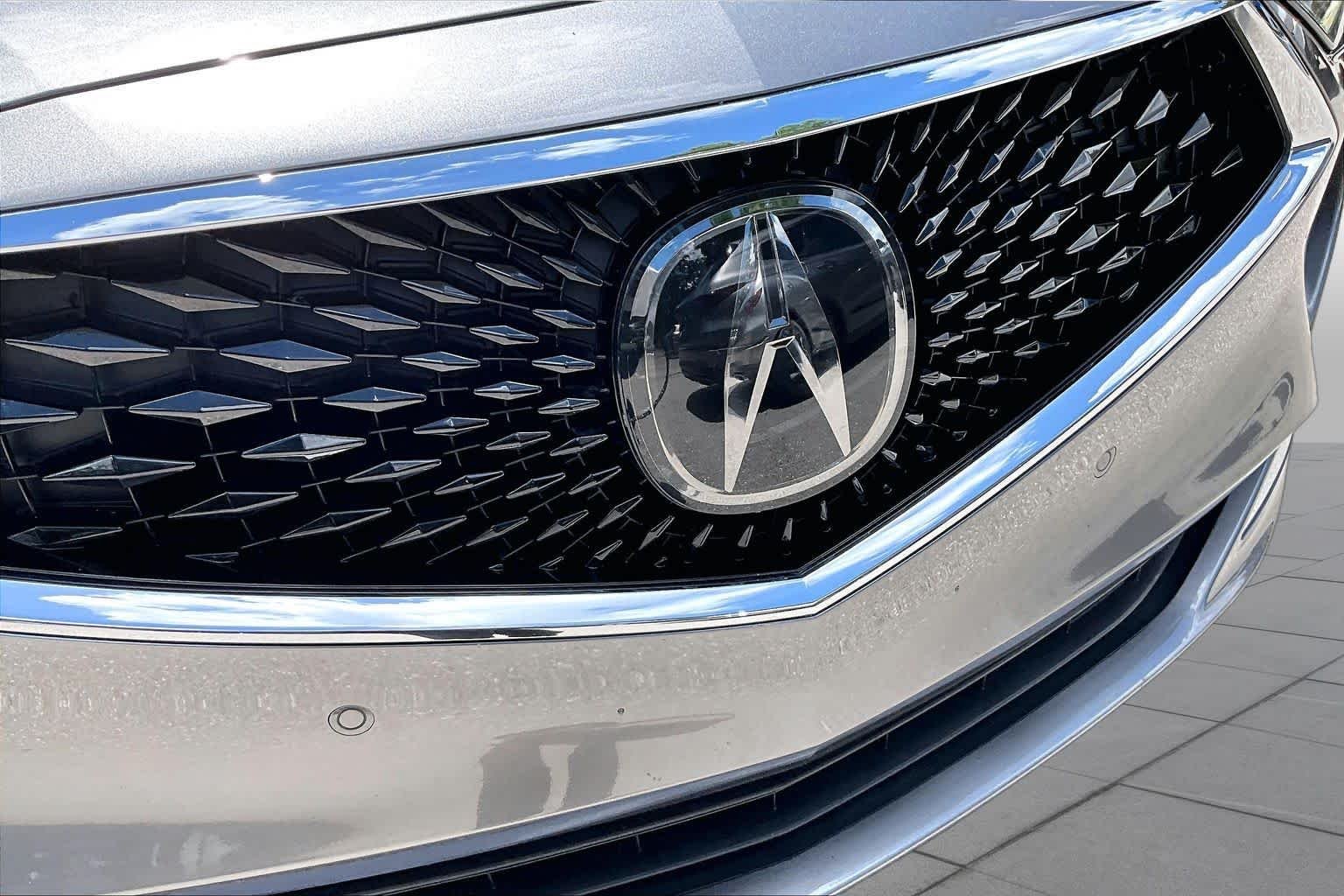 Used 2024 Liquid Carbon Metallic Acura w/Technology Package image 30