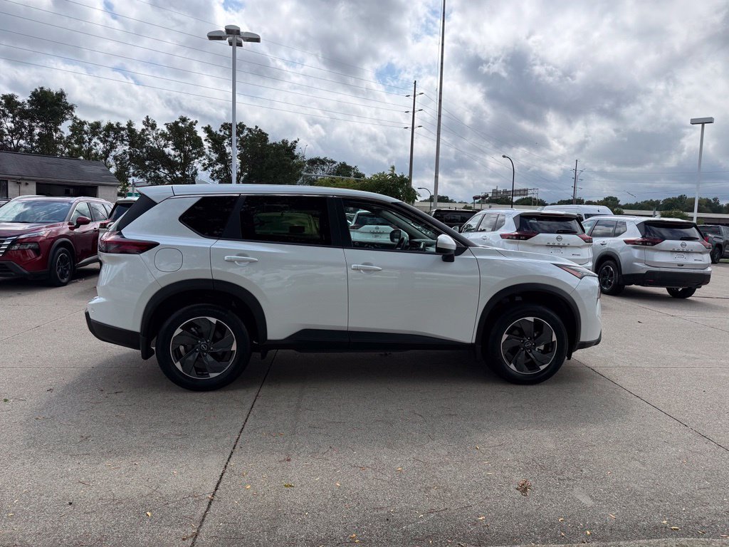 Used 2024 White Nissan SV image 4