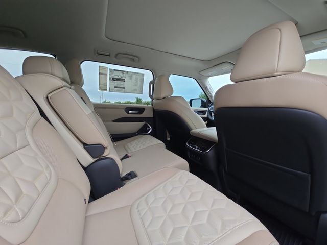 2026 Nissan Armada Platinum - Photo 27