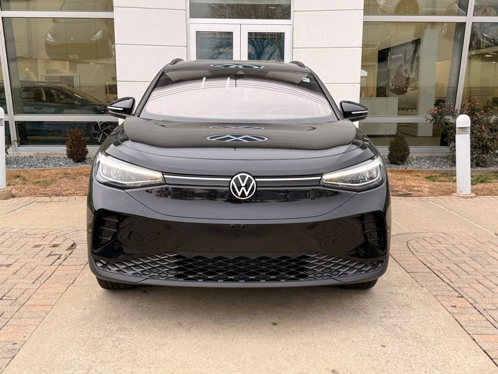 New 2025 Deep Black Pearl Volkswagen Pro image 3