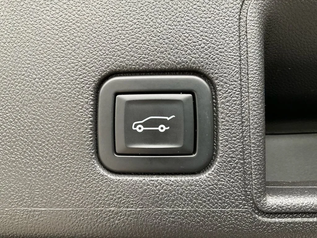 Used 2020 Black GMC Denali image 31