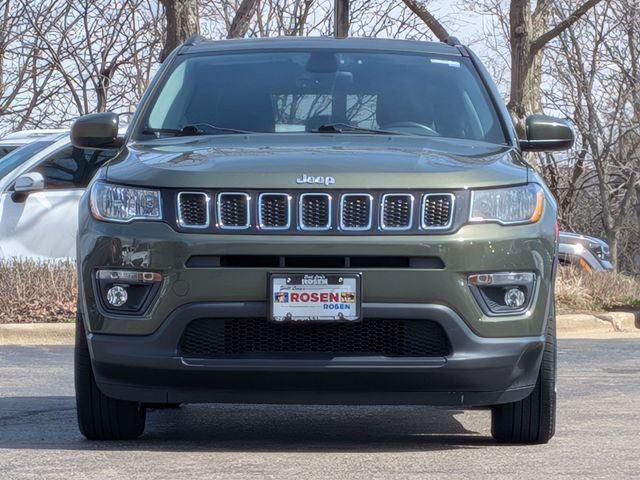 Used 2017 Green Jeep Latitude image 2