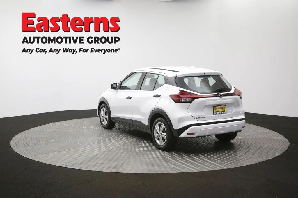 Used 2022 White Nissan S image 63
