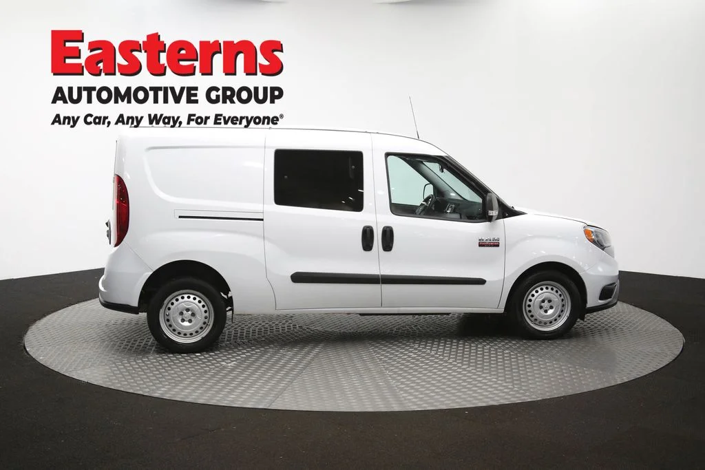 Used 2022 White Ram Base image 41