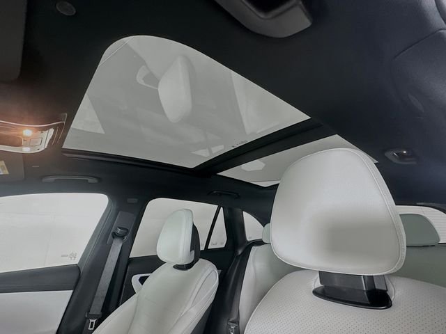 New 2026 Polar White Mercedes-Benz GLC 300 image 22