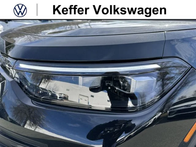 New 2026 Black Volkswagen 2.0T SE image 9