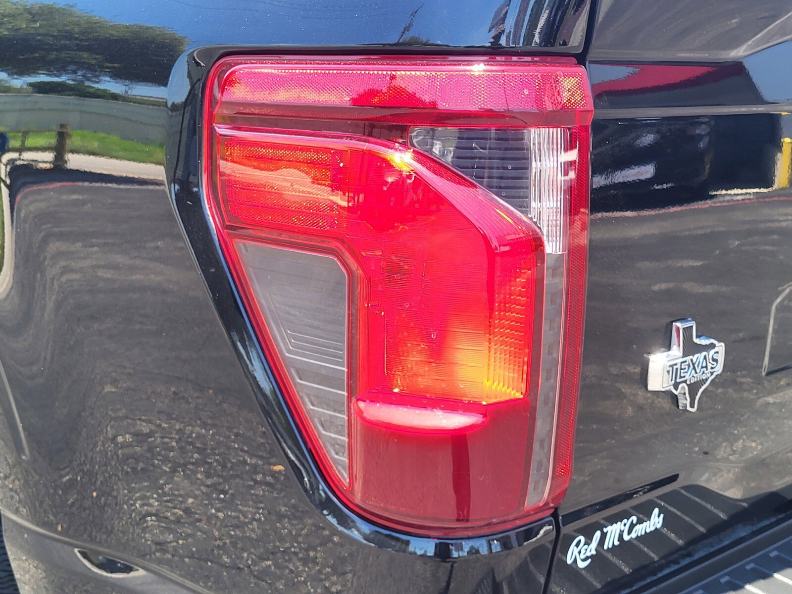 Used 2024 Black Ford XLT image 9