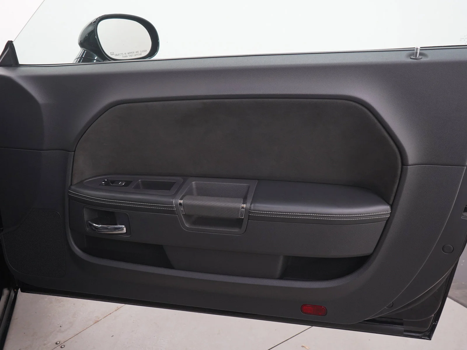 Used 2008 Brilliant Black Crystal Pearlcoat Dodge SRT8 image 14